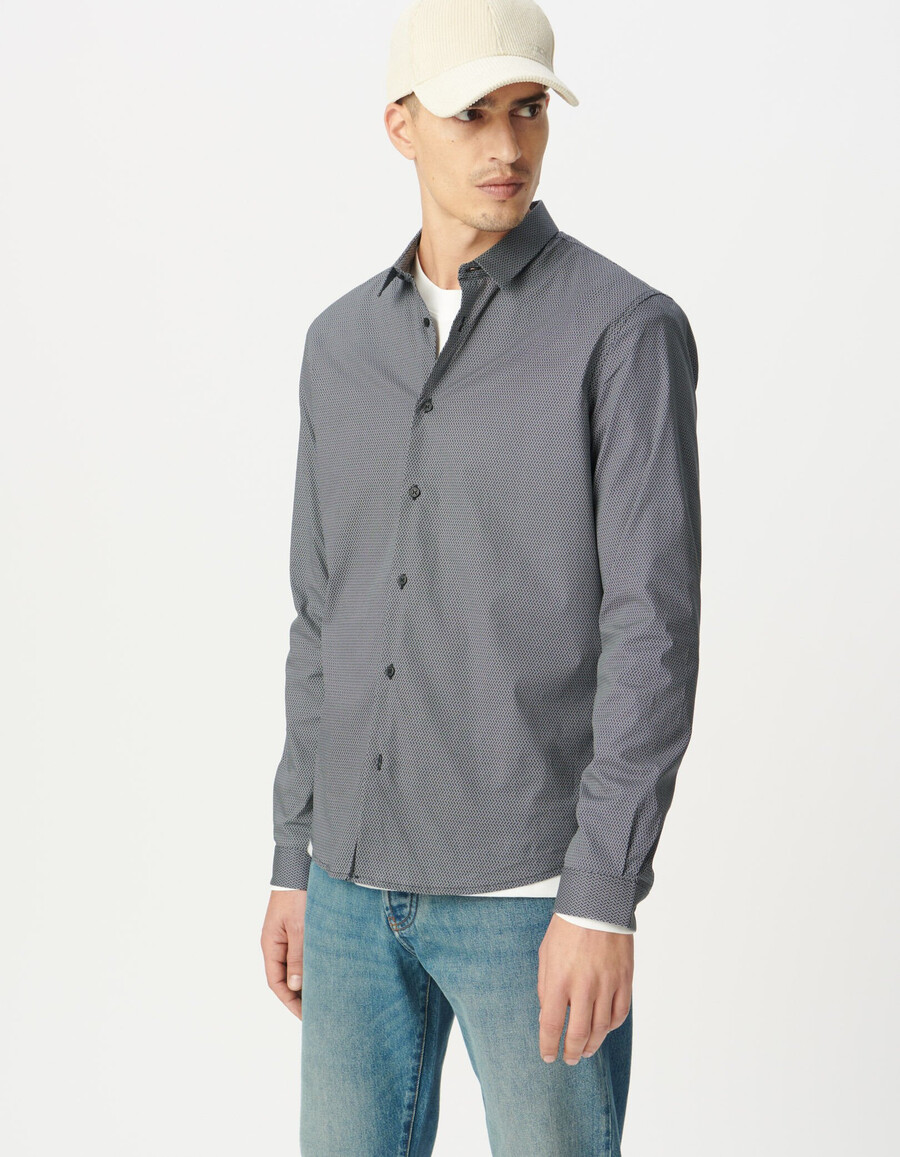 camisa ajustada azul marino para hombre con estampado minimalista