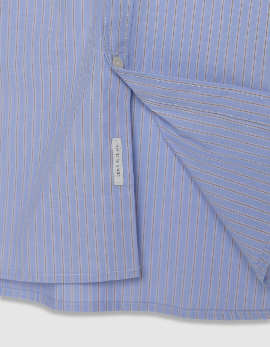 camisa azul de algodón orgánico de corte entallado para hombre