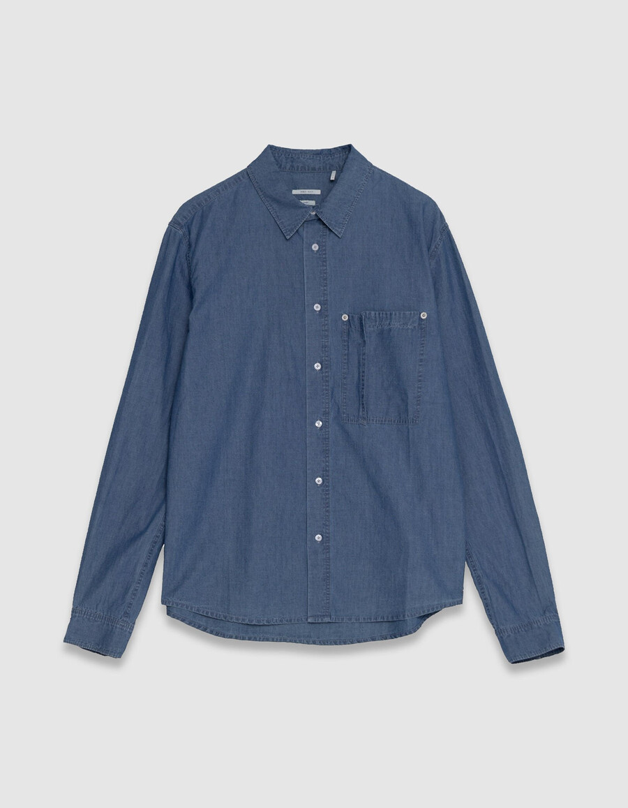 camisa de cambray azul regular para hombre con bolsillo asimétrico