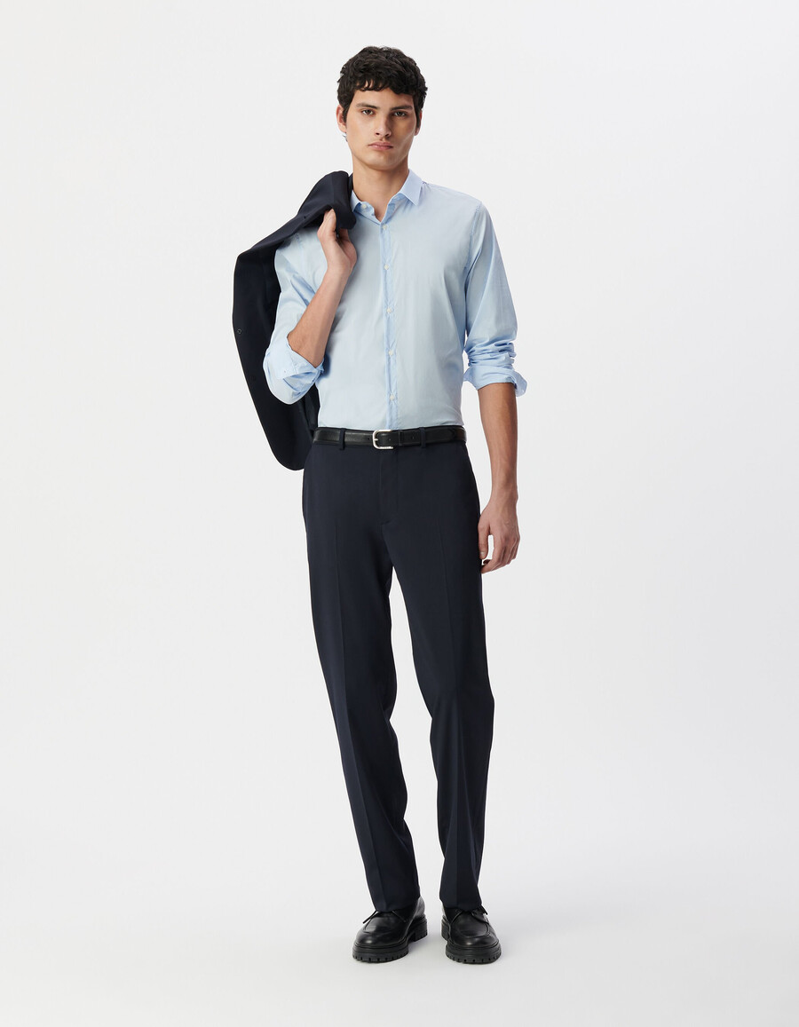 camisa ajustada de rayas finas azul cielo para hombre