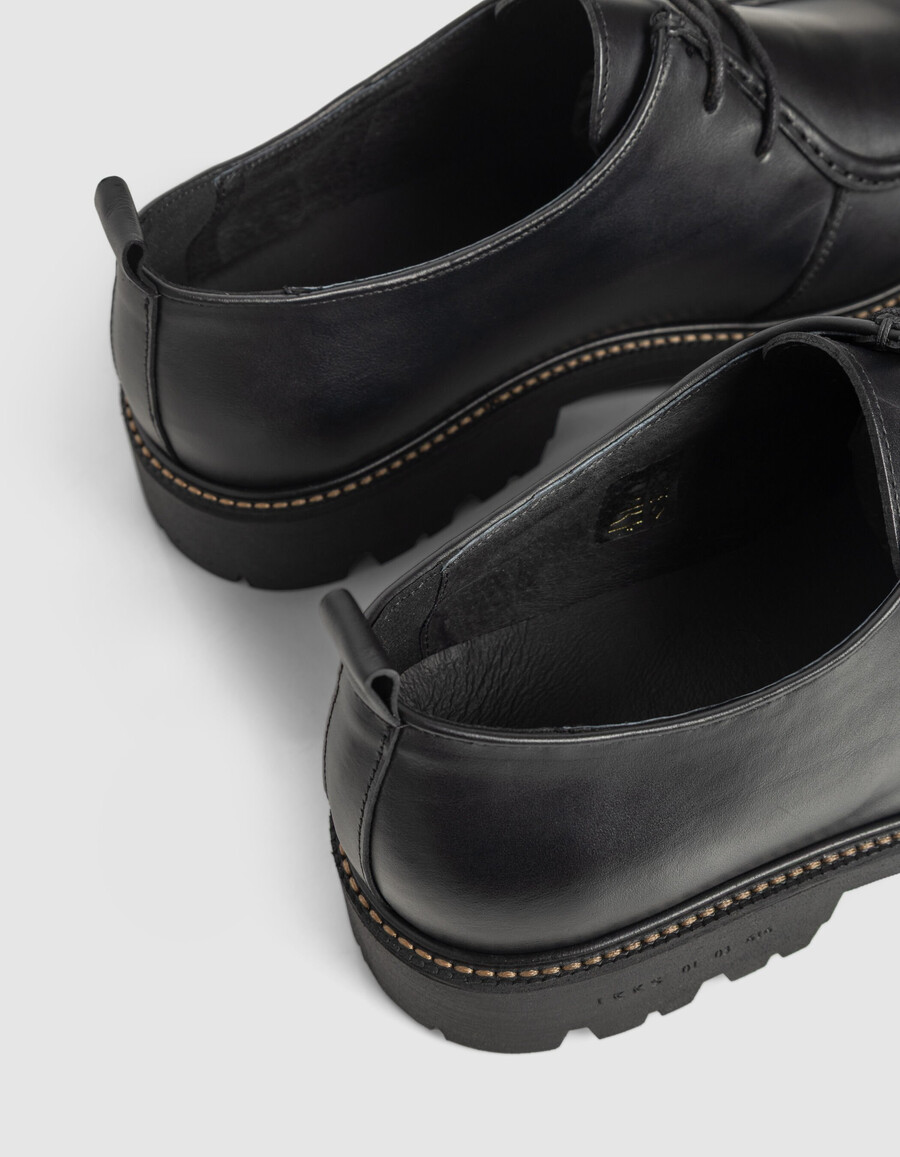 zapatos derby de plataforma de cuero negro para hombre