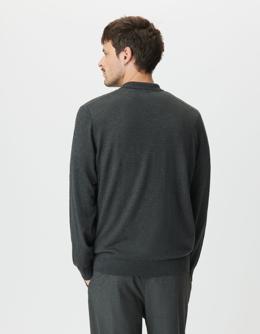 polo de punto gris de manga larga para hombre