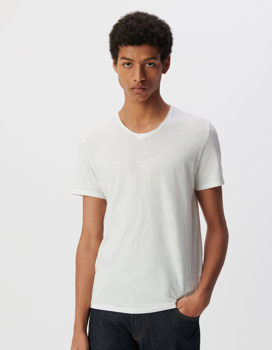 camiseta blanca esencial para hombre