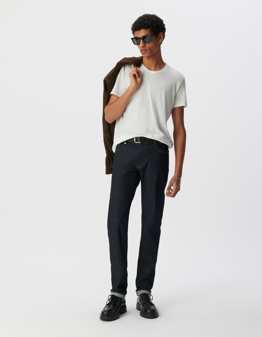 camiseta blanca esencial para hombre