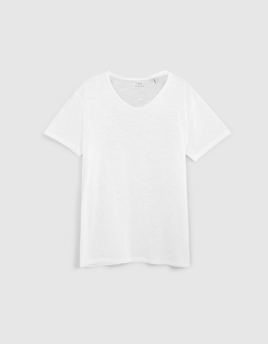 camiseta blanca esencial para hombre