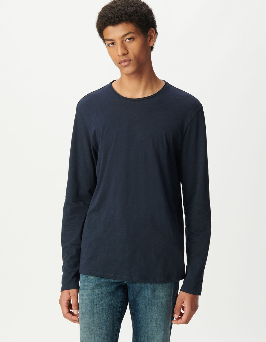 camiseta básica de manga larga y cuello redondo para hombre en azul marino