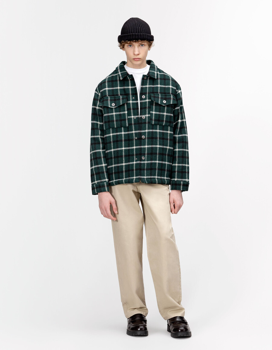 chaqueta tipo camisa con forro de piel y cuadros verdes para niño