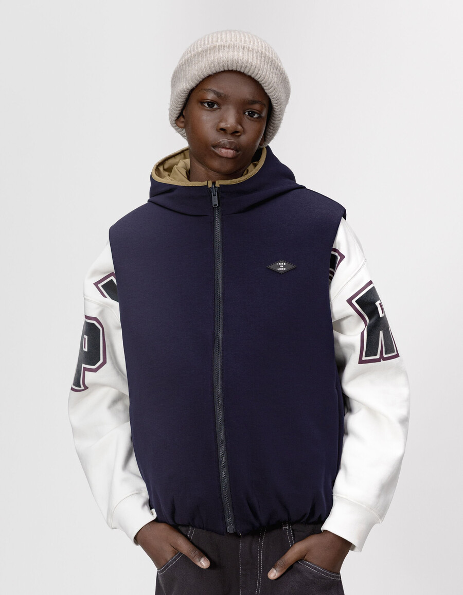 parka azul marino 3 en 1 y chaqueta acolchada reversible para niño
