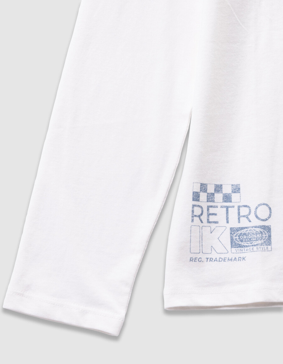 camiseta blanca de algodón orgánico para niño con imagen de coche en la espalda