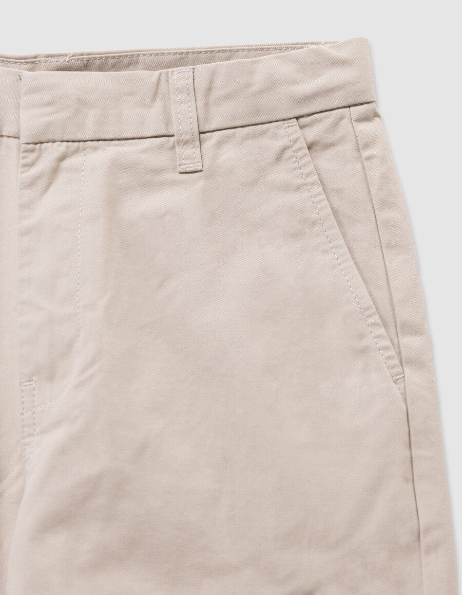 pantalones chinos holgados beige para niño