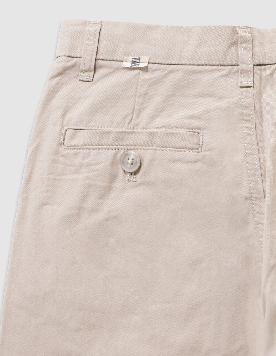 pantalones chinos holgados beige para niño