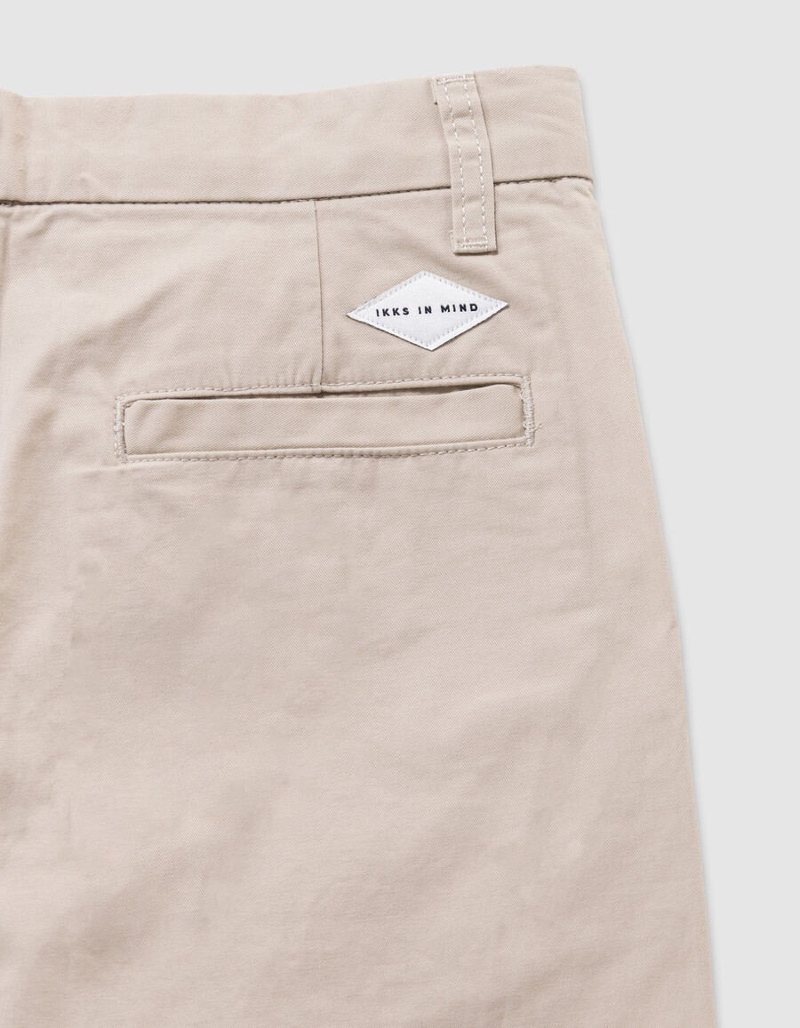 pantalones chinos holgados beige para niño
