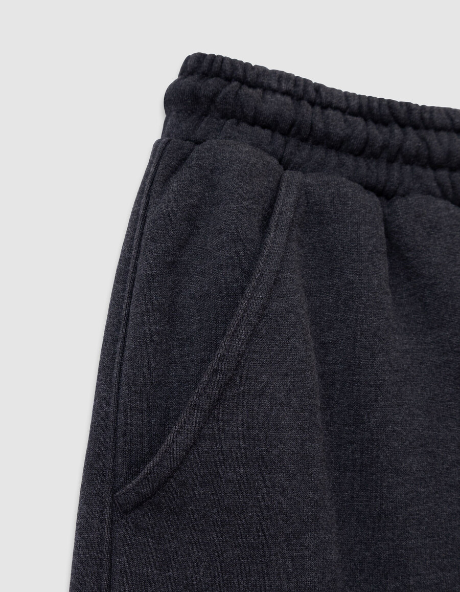 joggers grises para niño con aberturas