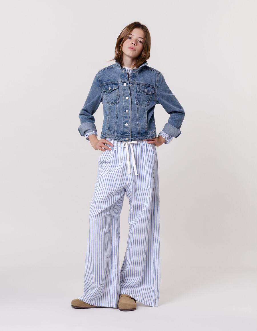 chaqueta vaquera corta azul para niña