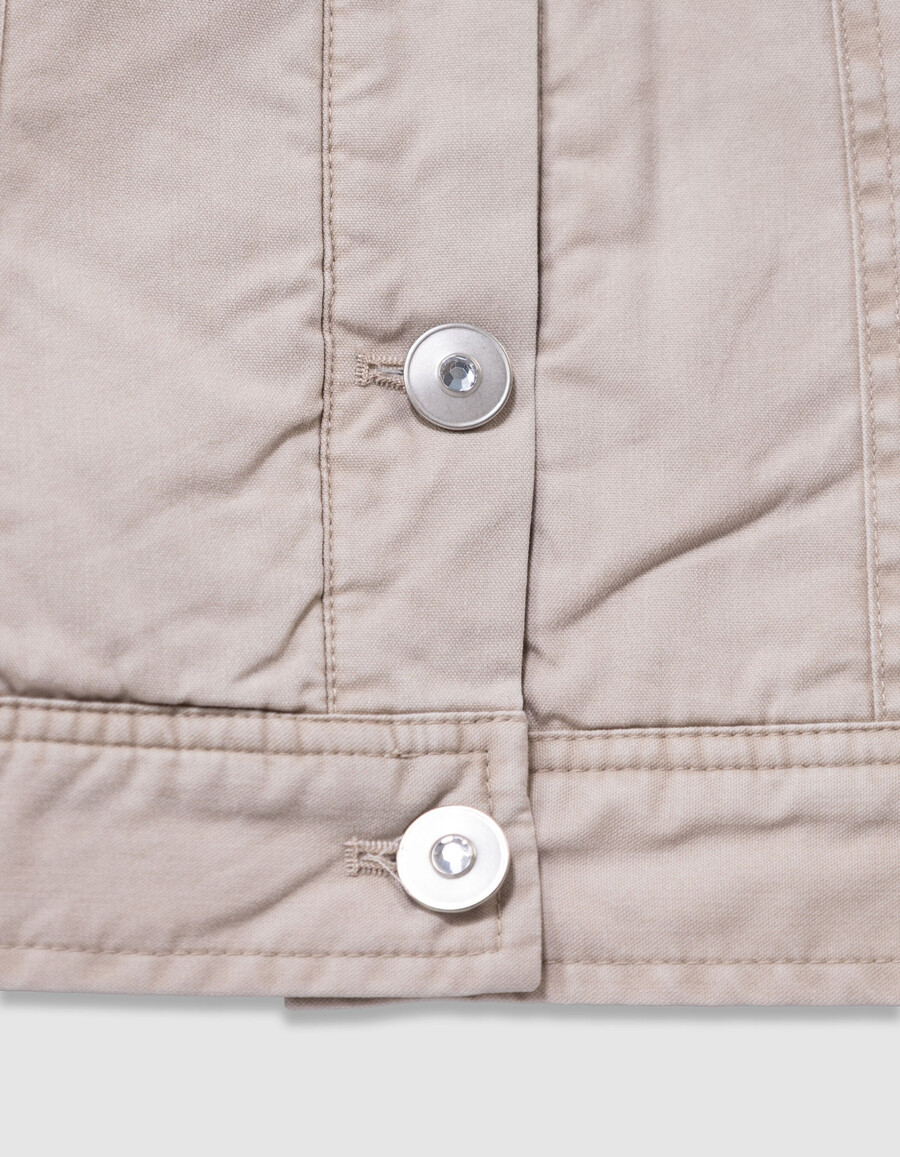 chaqueta de lona beige con forro de piel para niña