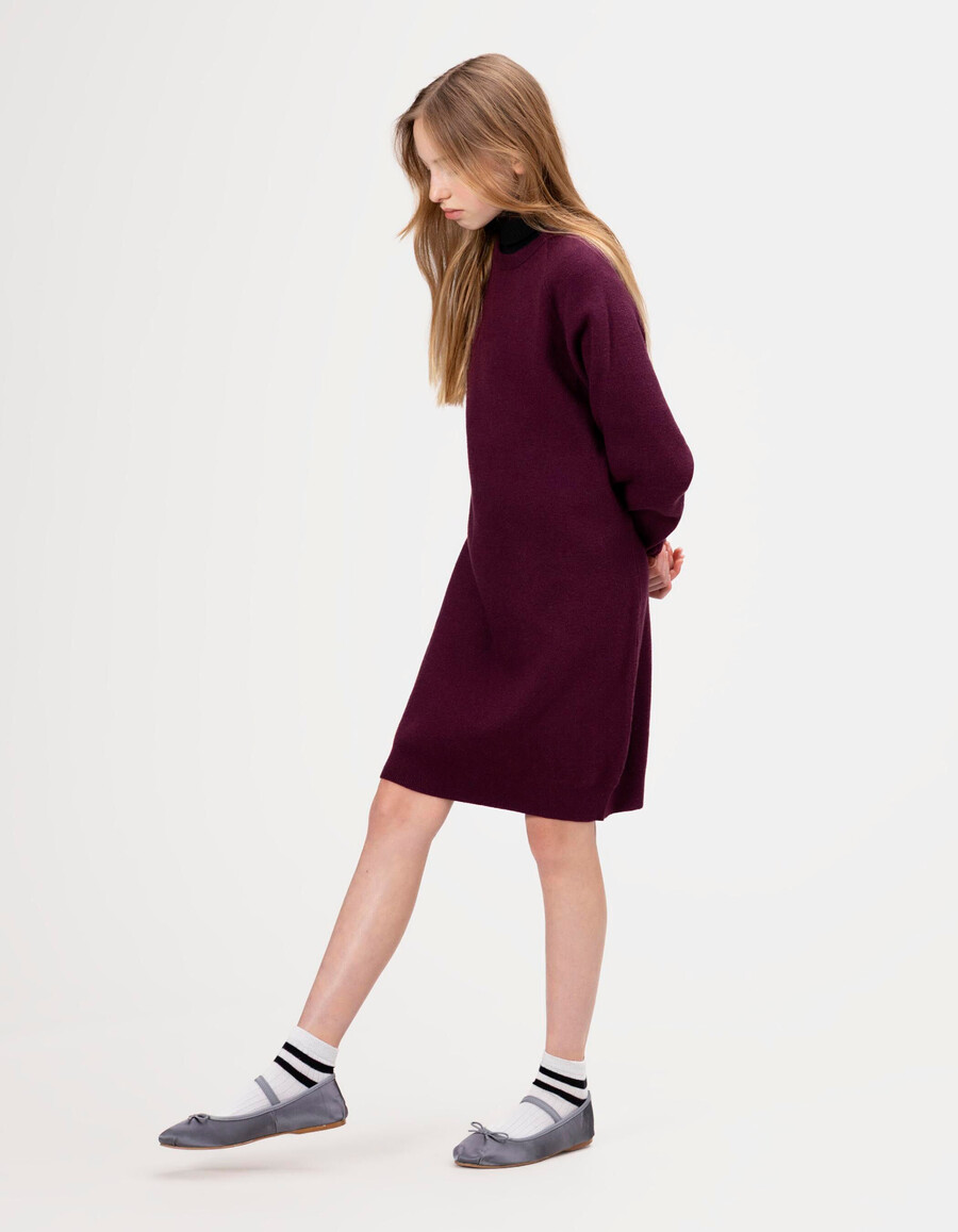 vestido tipo suéter de punto burdeos para niña