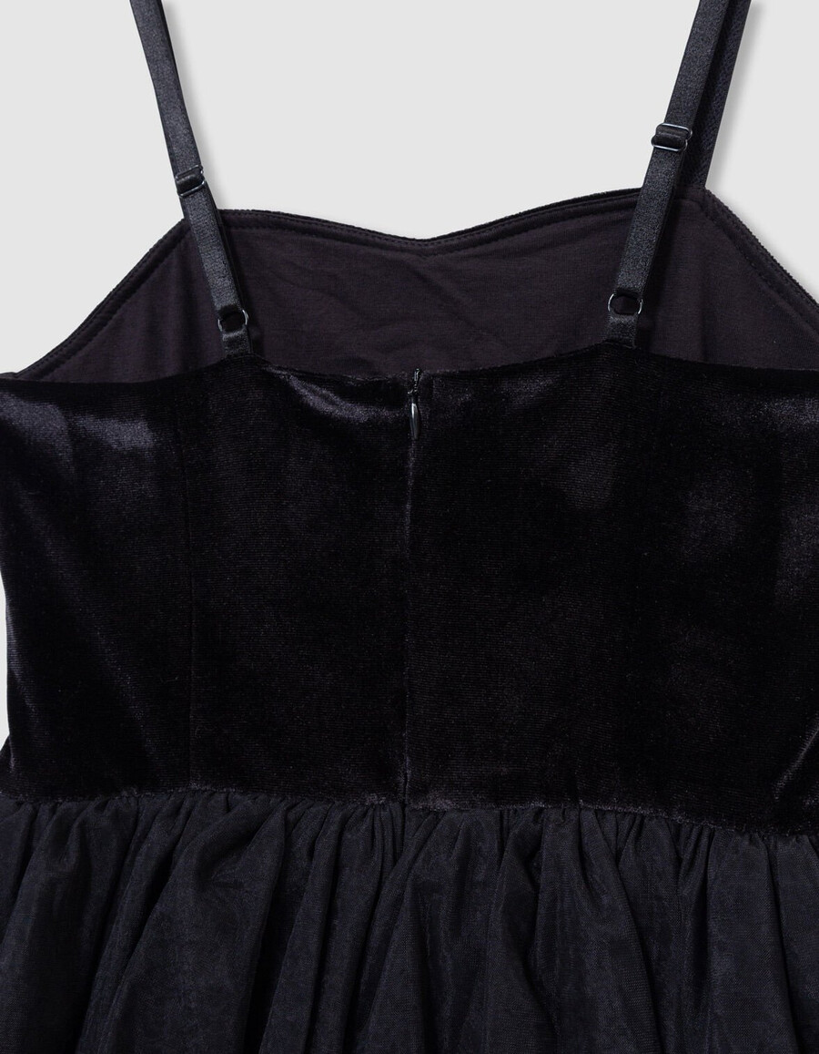 vestido bustier de terciopelo y tul negro para niña