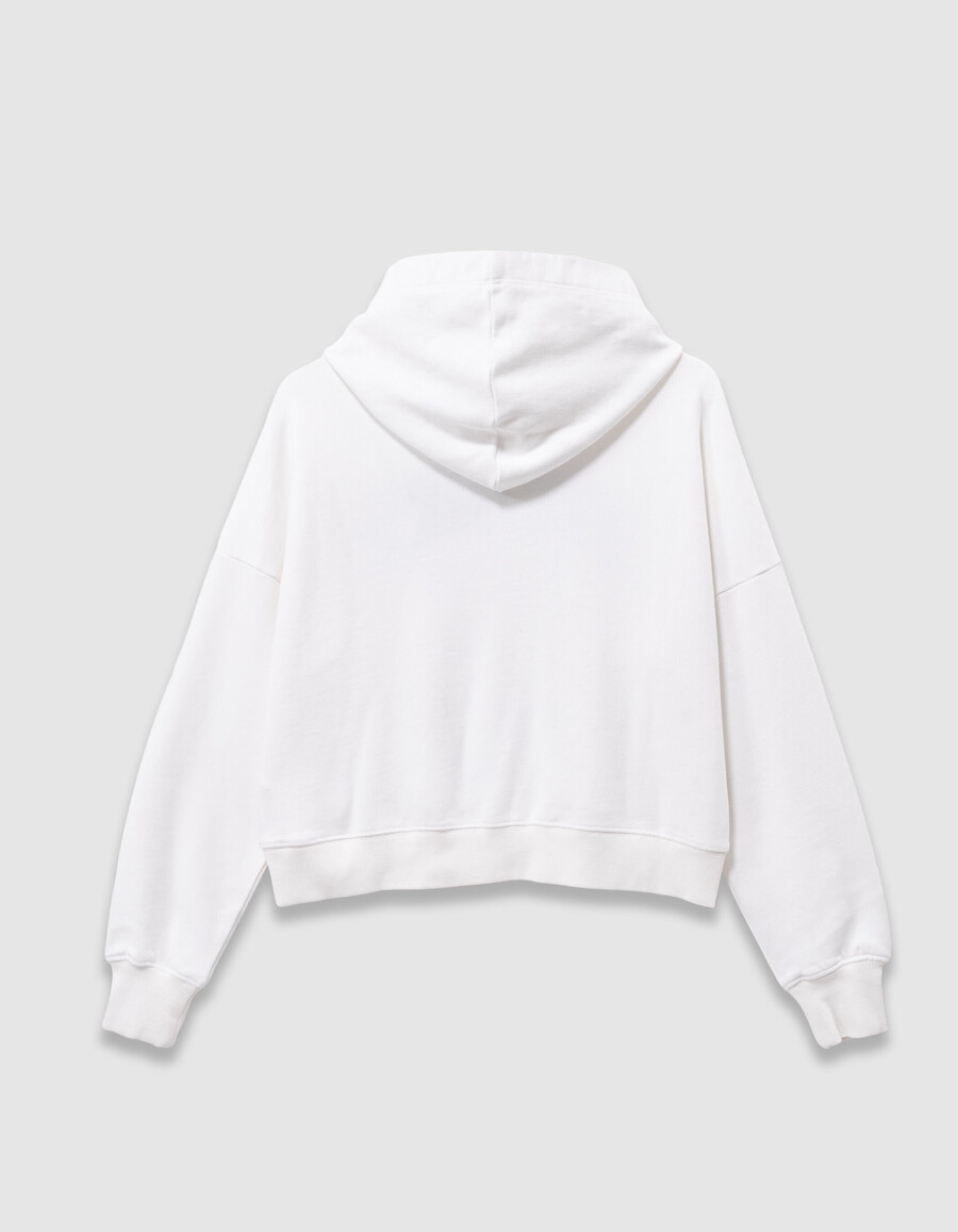 sudadera blanca con capucha para niña con eslogan bordado