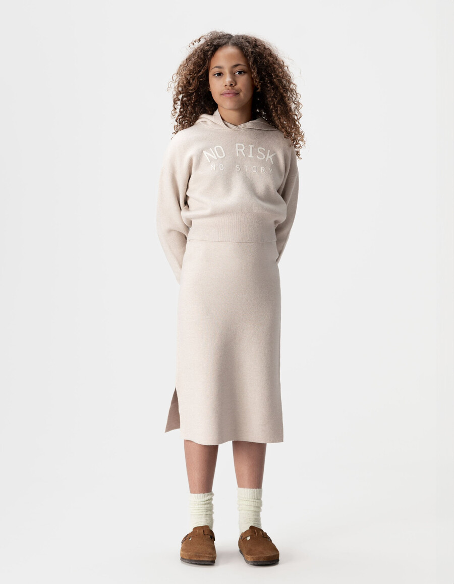 falda midi de punto beige con abertura para niña