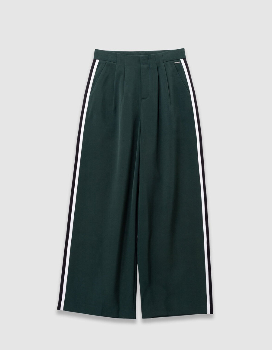 pantalones verdes fluidos para niña con bandas laterales a rayas