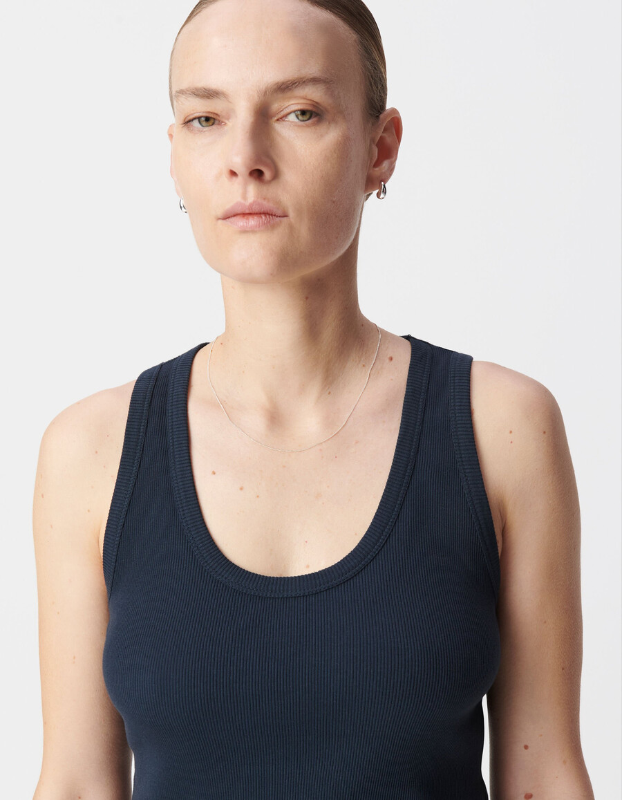 camiseta sin mangas de punto acanalado azul marino para mujer con espalda de espiga bordada