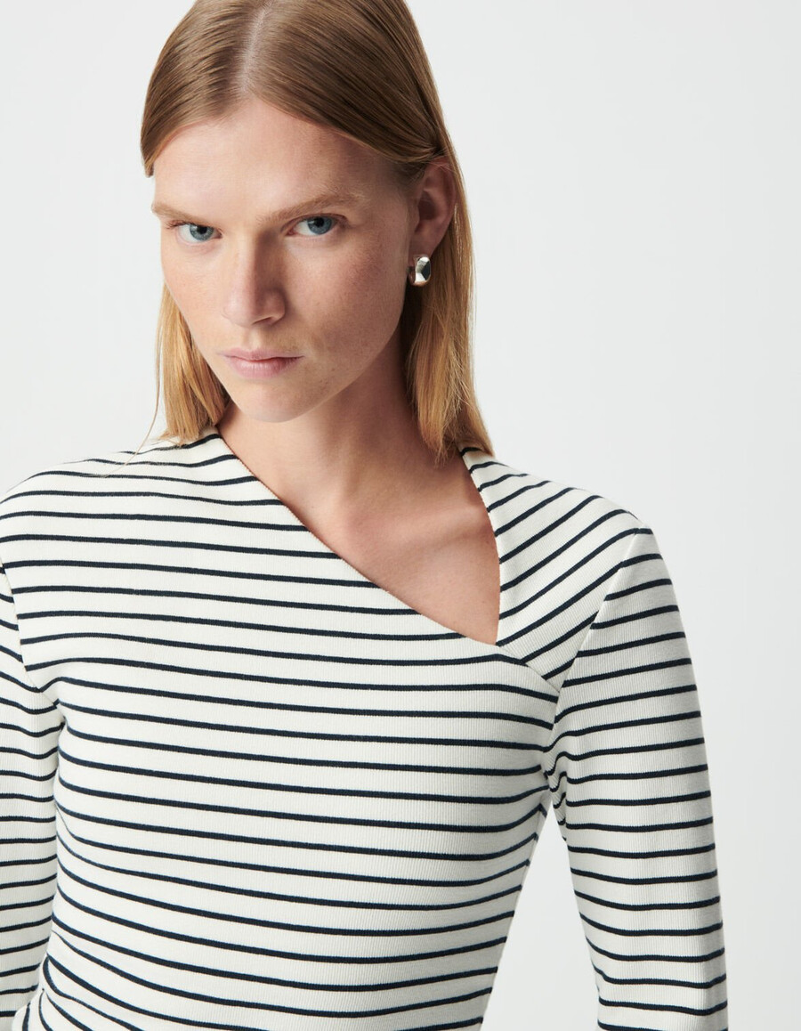 camiseta marinera de manga larga para mujer con cuello asimétrico