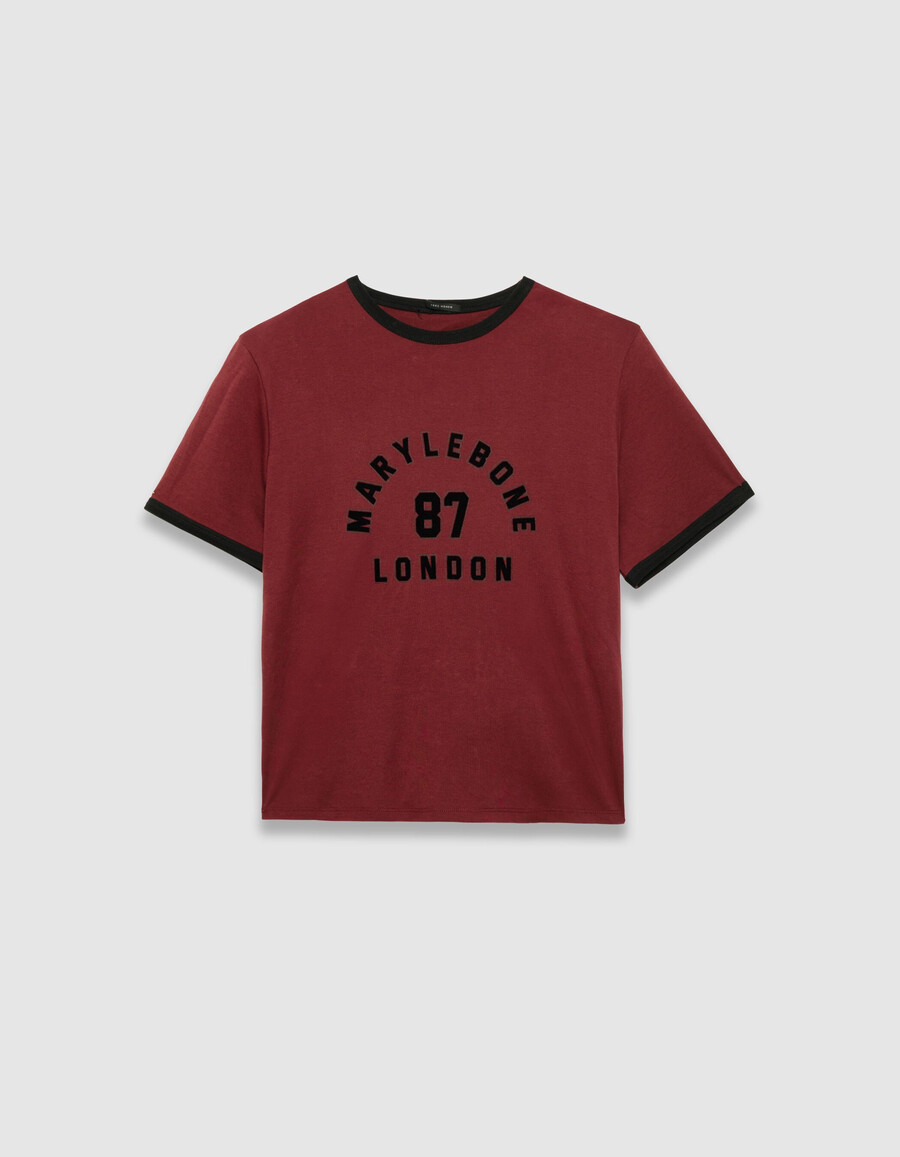 camiseta burdeos para mujer con eslogan de terciopelo flocado