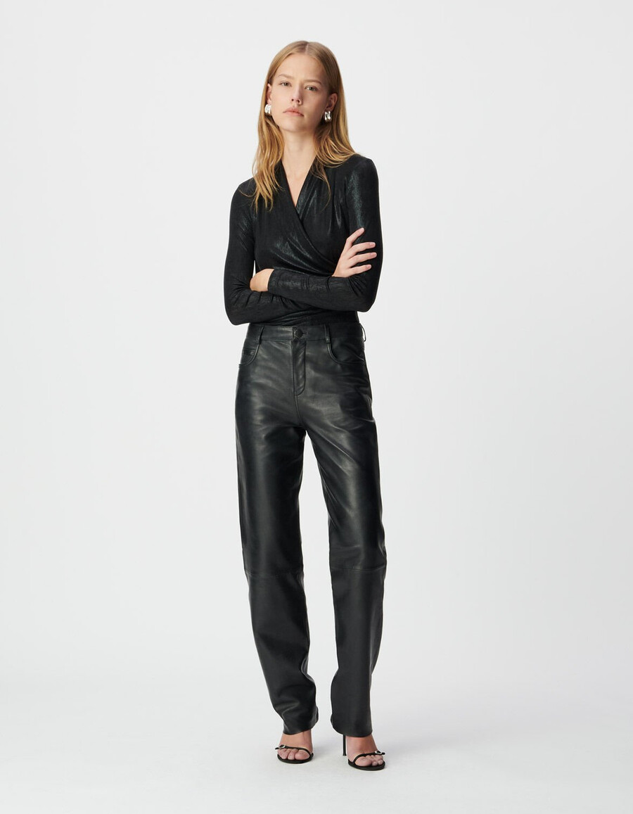 camiseta cruzada de lamé negra para mujer