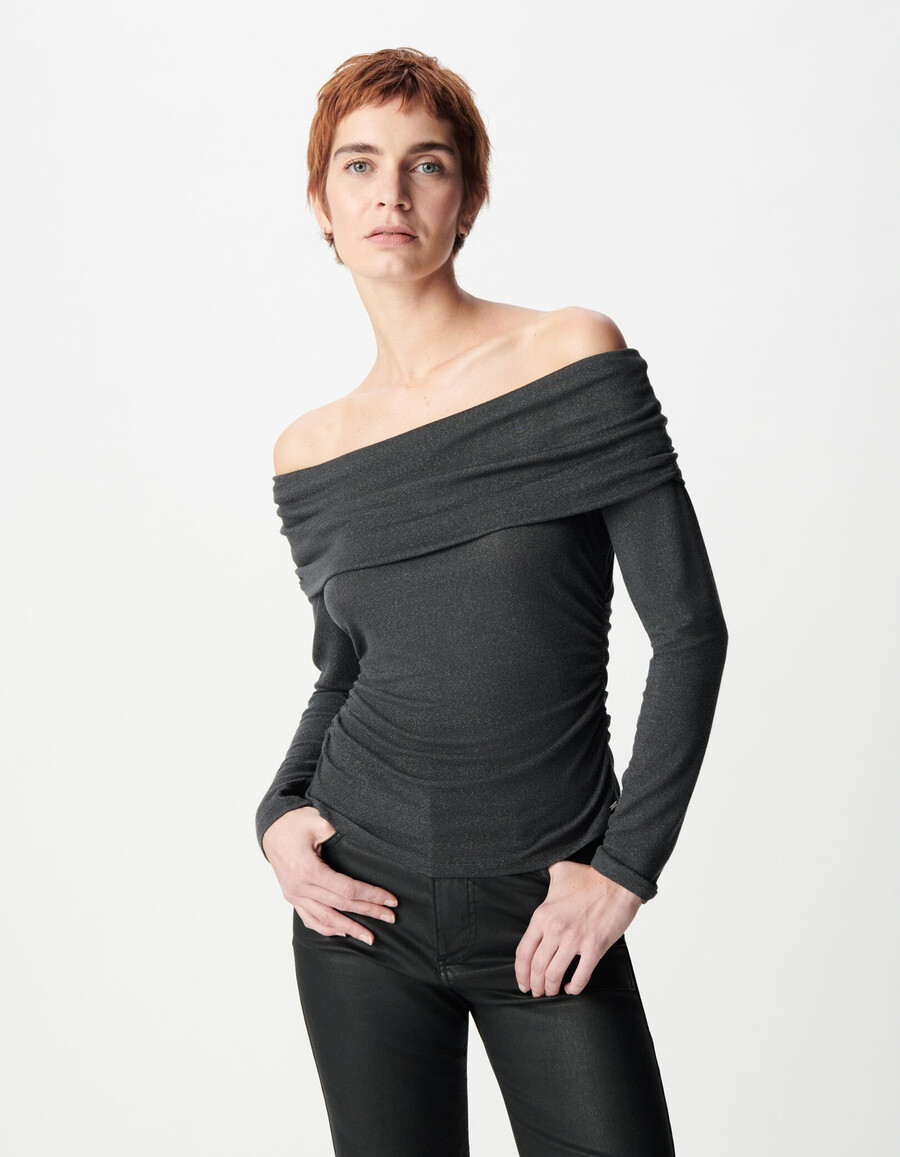 camiseta gris de malla con lentejuelas y cuello bustier para mujer