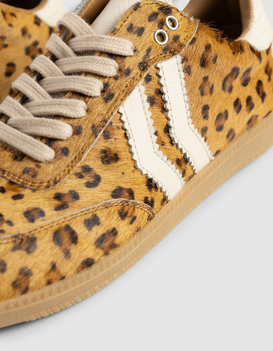 zapatillas bajas de piel con efecto poni y estampado de leopardo y camello para mujer