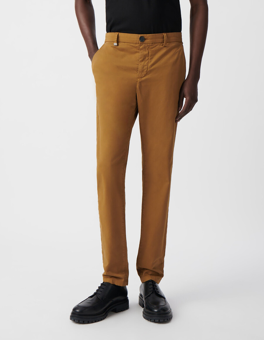 pantalones chinos ajustados color azafrán para hombre