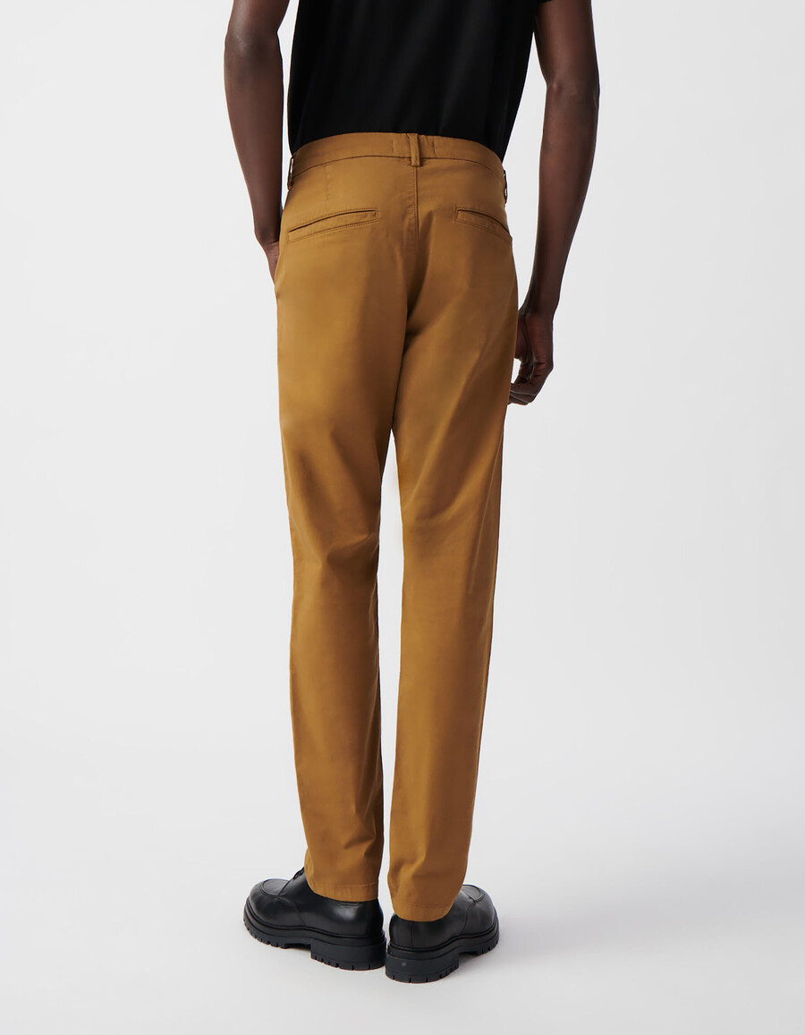 pantalones chinos ajustados color azafrán para hombre