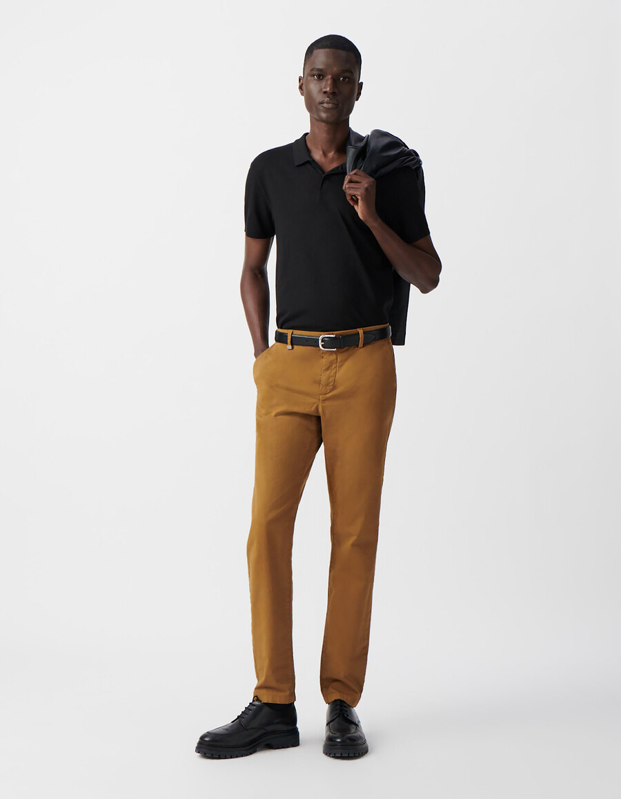 pantalones chinos ajustados color azafrán para hombre
