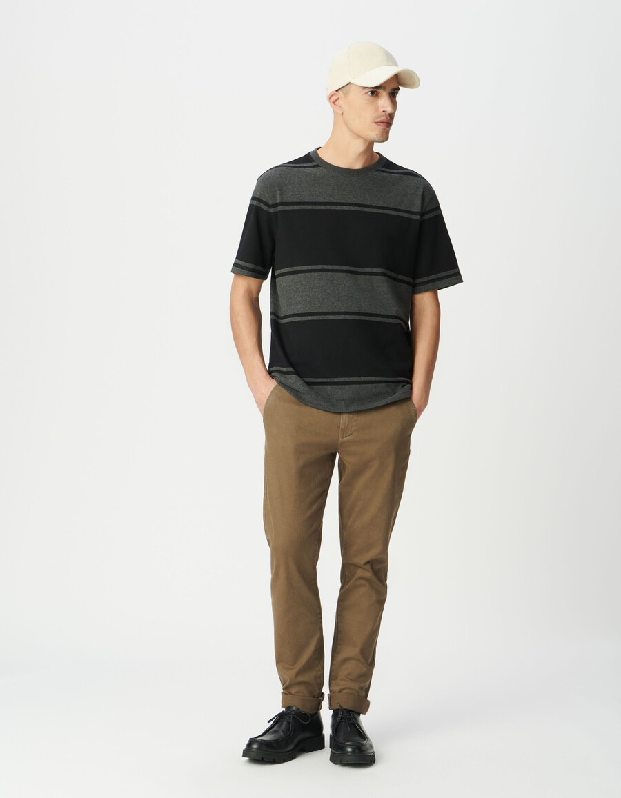 pantalones chinos ajustados beige oscuro para hombre