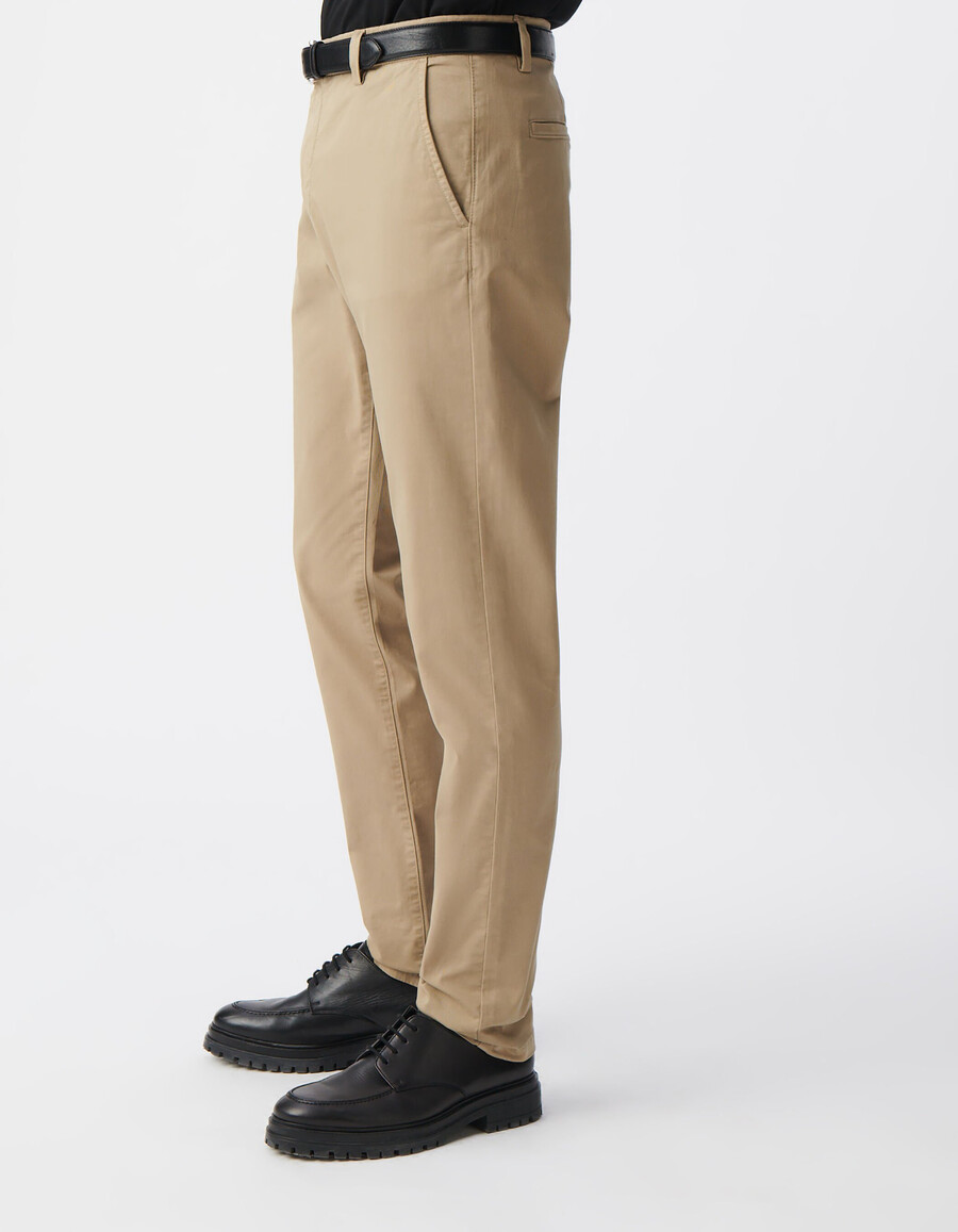 pantalones chinos ajustados beige para hombre