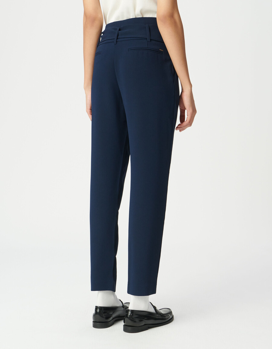 pantalones de cintura alta con cinturón azul marino