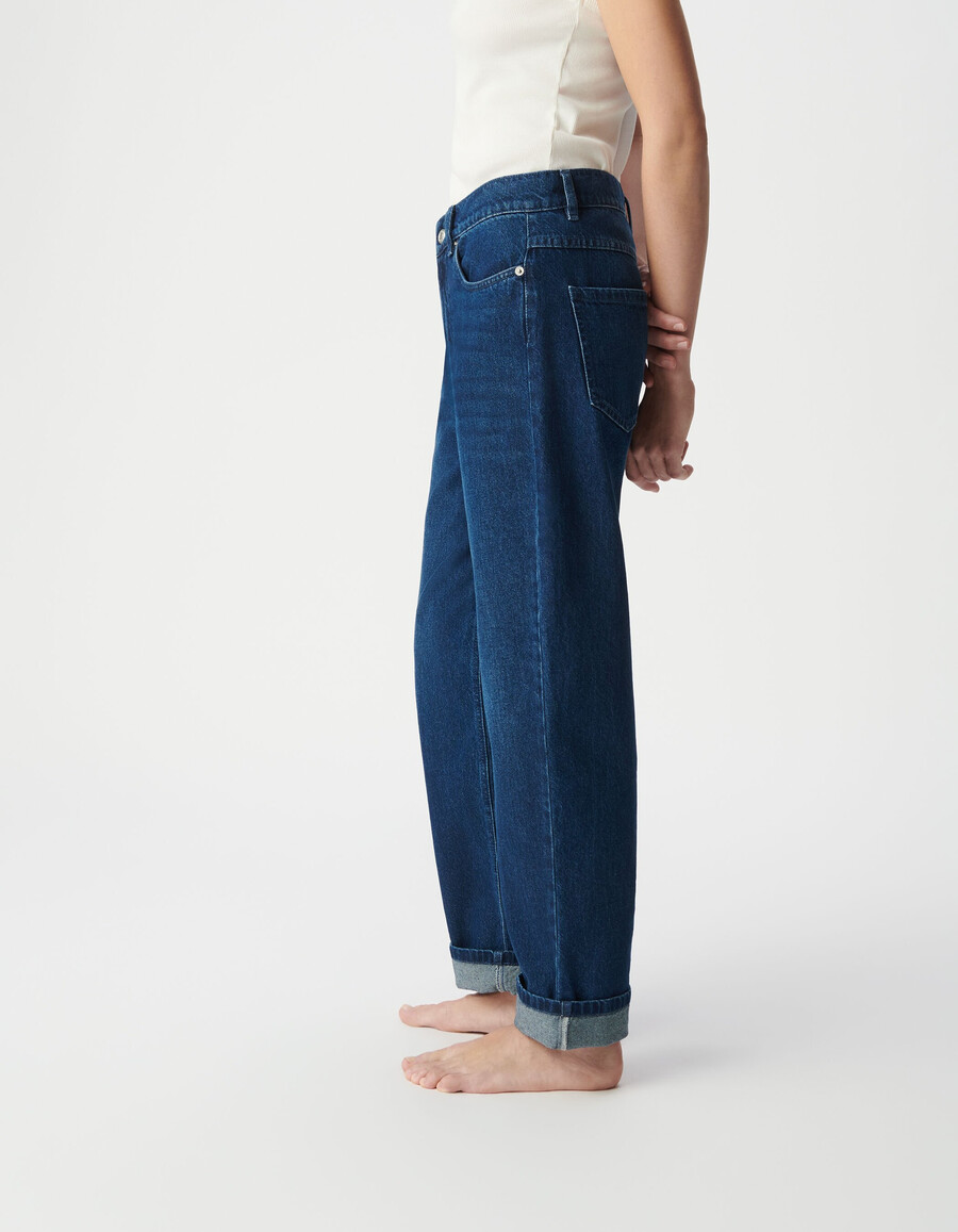 vaqueros boyfriend azules recortados para mujer