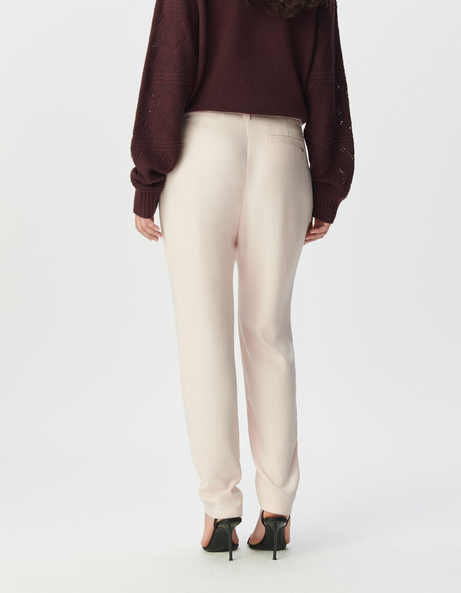 pantalón de traje rosa con cintura asimétrica para mujer