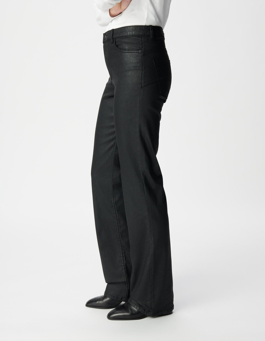 vaqueros bootcut de cintura alta y revestidos en negro para mujer