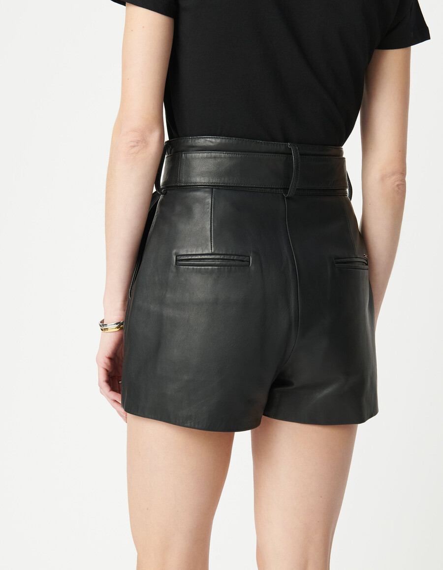 pantalones cortos de cuero para mujer